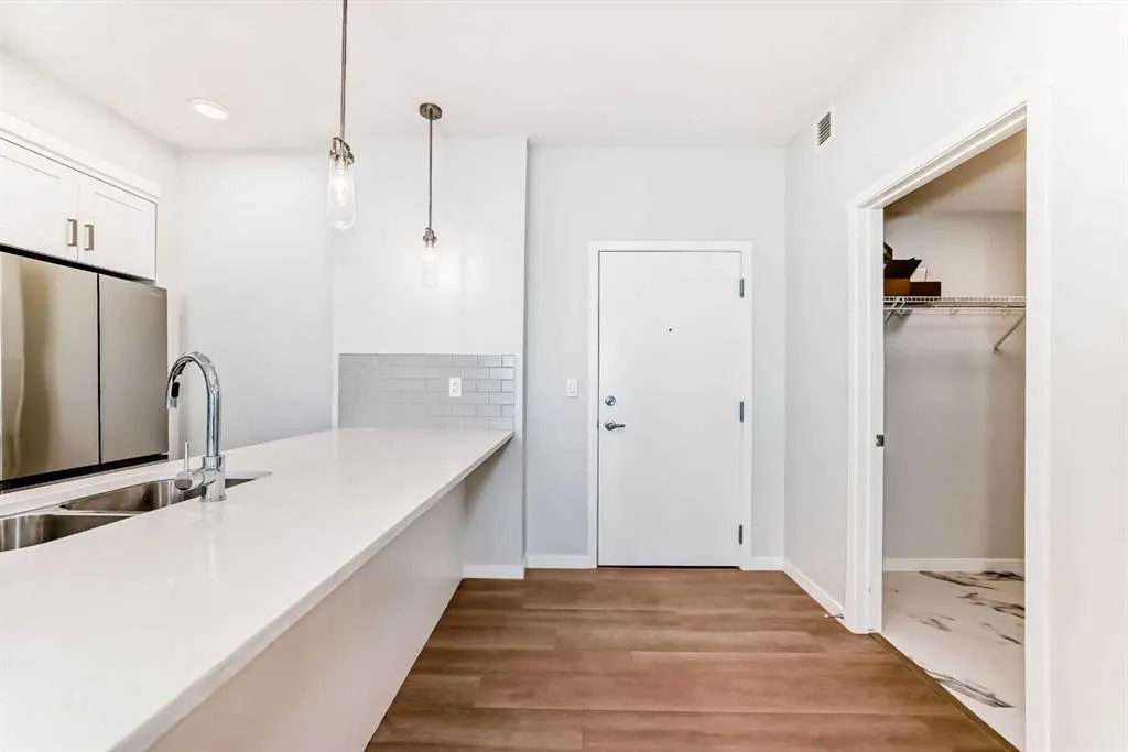 220 Seton Grove SE, #1403