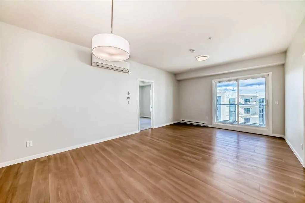 220 Seton Grove SE, #1403