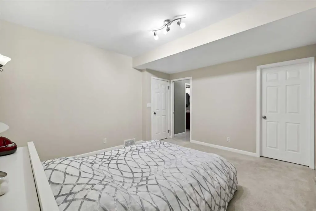 250 Cougar Ridge Drive SW