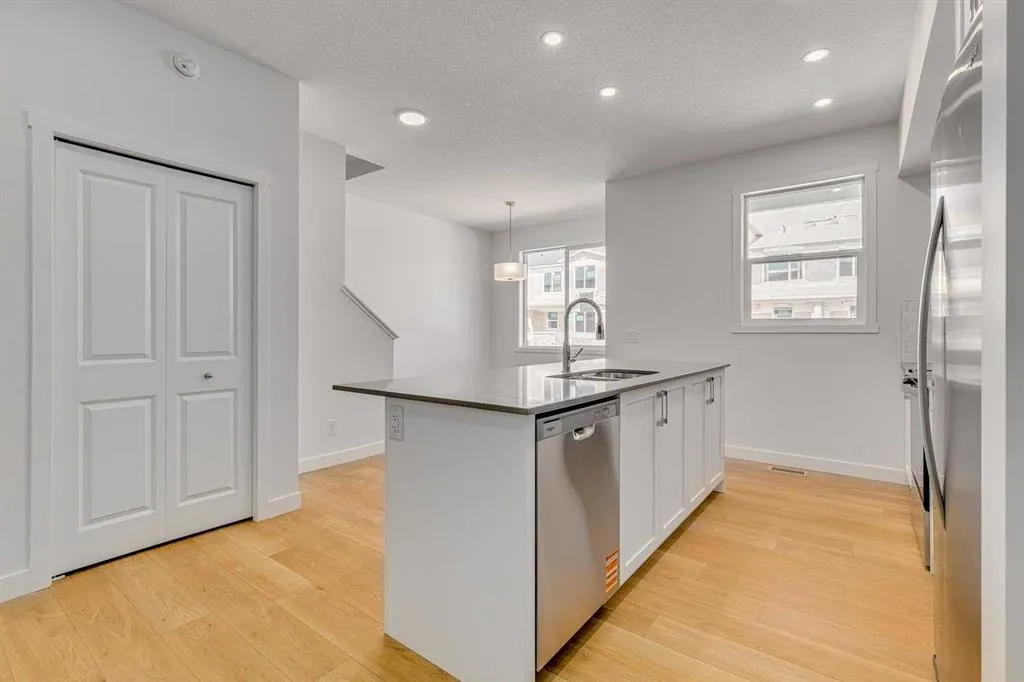 65 Belvedere Point SE, #303