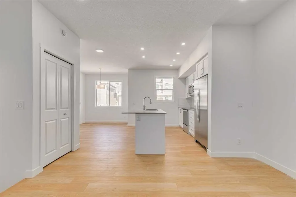 65 Belvedere Point SE, #303