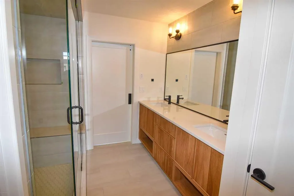 81 Greenbriar Place NW, #215