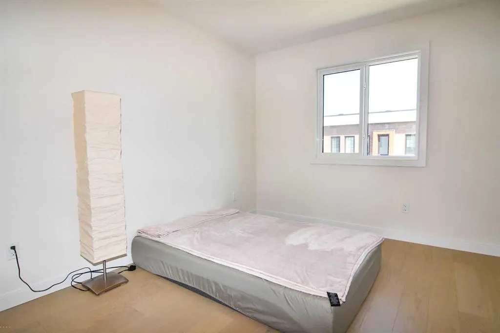 81 Greenbriar Place NW, #215