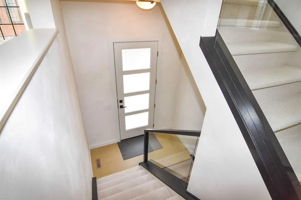 81 Greenbriar Place NW, #215