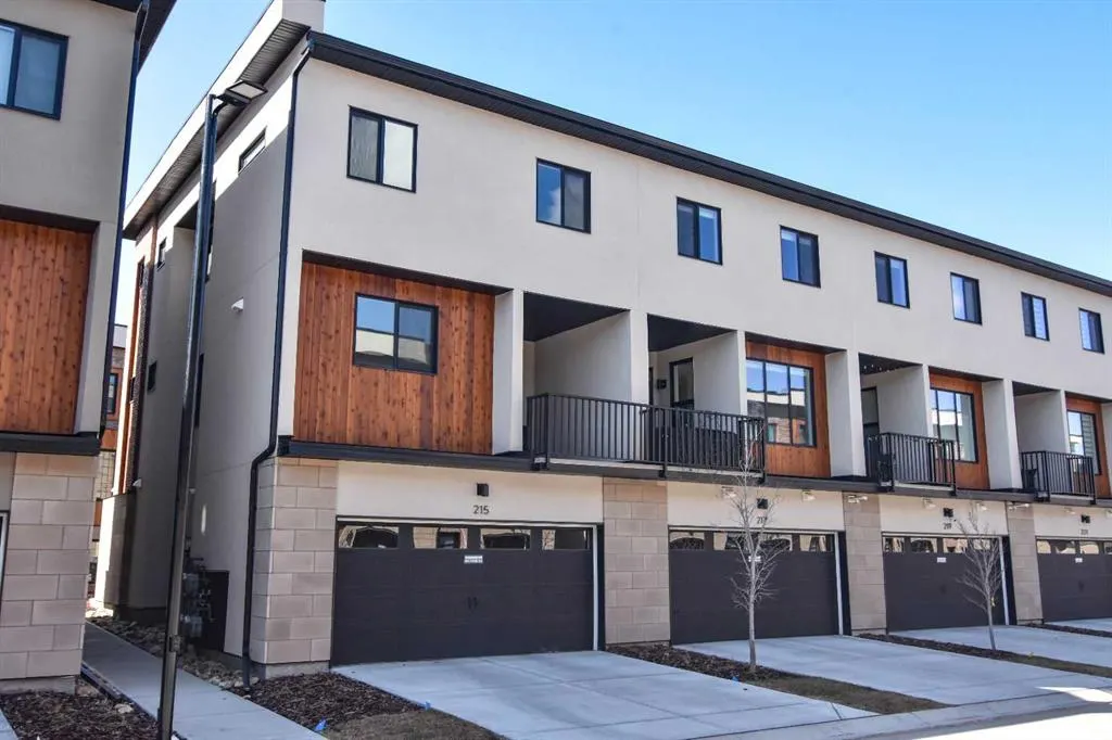 81 Greenbriar Place NW, #215