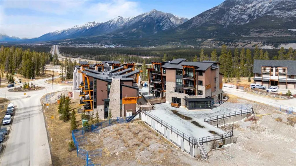 101A Stewart Creek Rise, #102