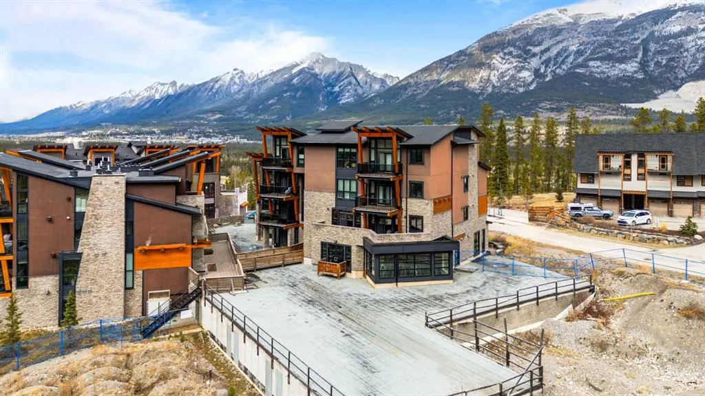 101A Stewart Creek Rise, #102