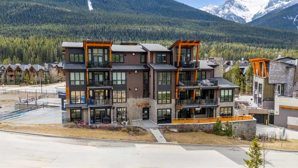 101A Stewart Creek Rise, #102