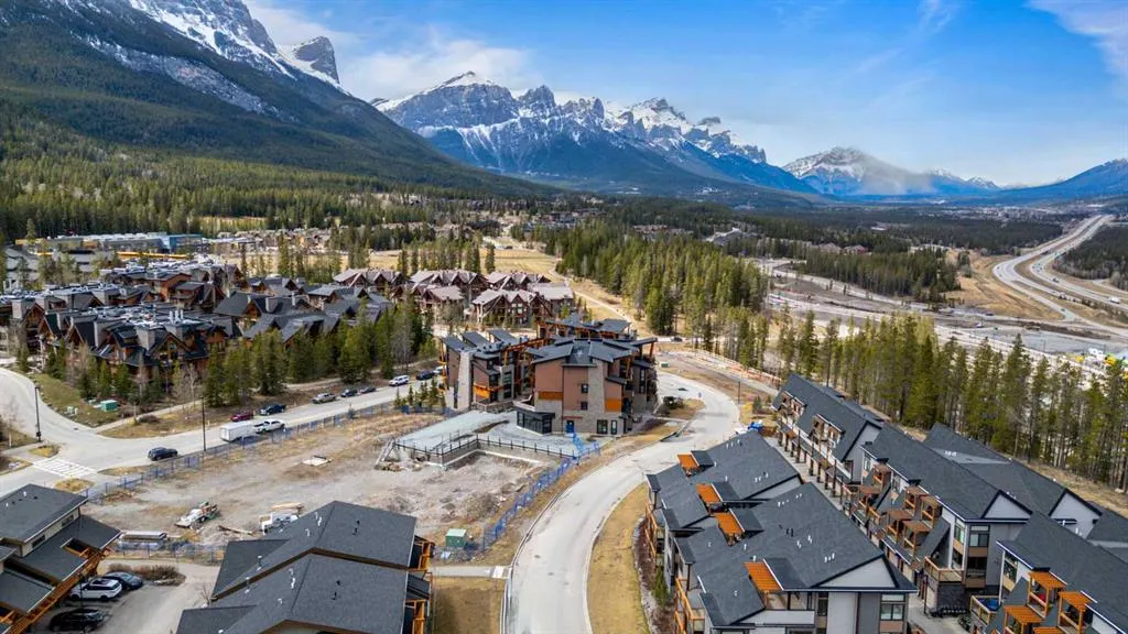 101A Stewart Creek Rise, #102