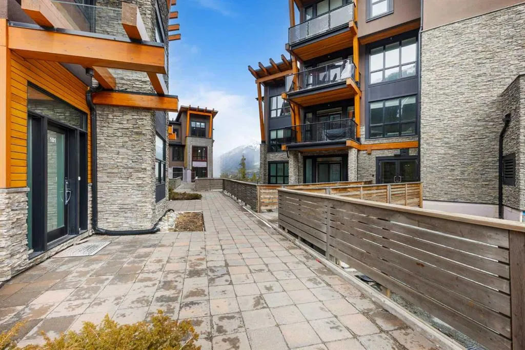 101A Stewart Creek Rise, #102