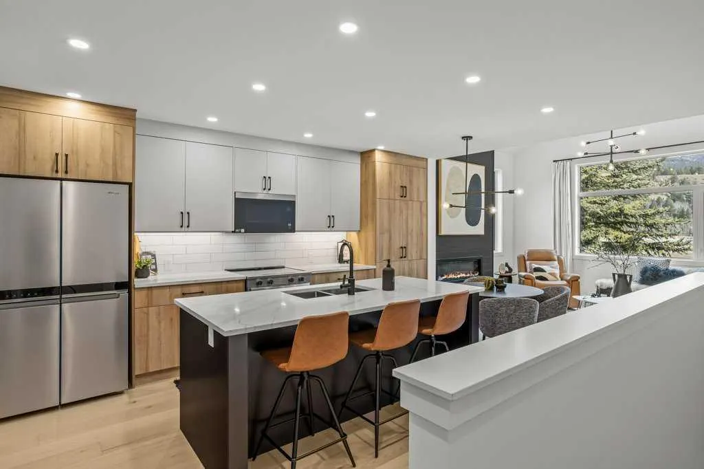 1413 Mountain Avenue, #102