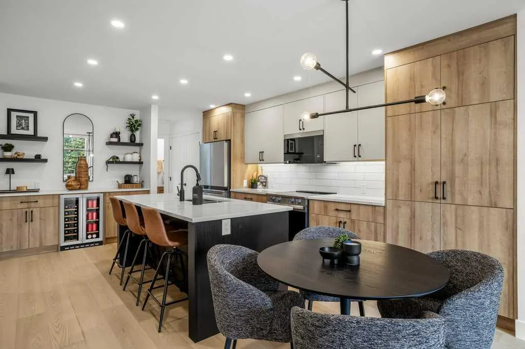 1413 Mountain Avenue, #102