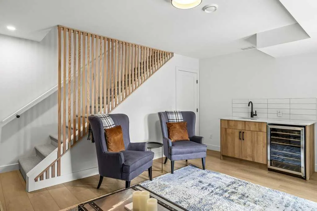 1413 Mountain Avenue, #102