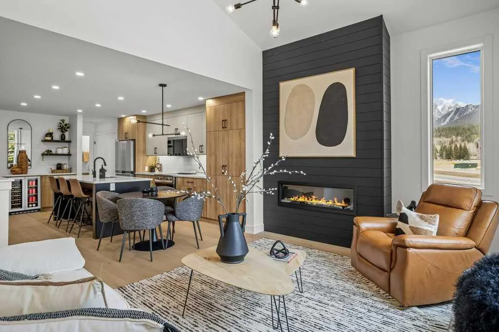 1413 Mountain Avenue, #102