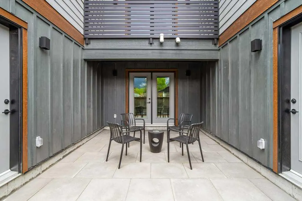 1413 Mountain Avenue, #103