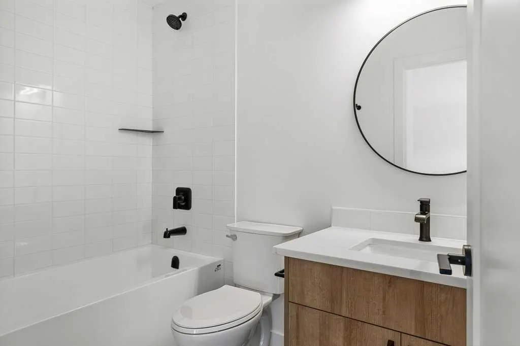 1413 Mountain Avenue, #103