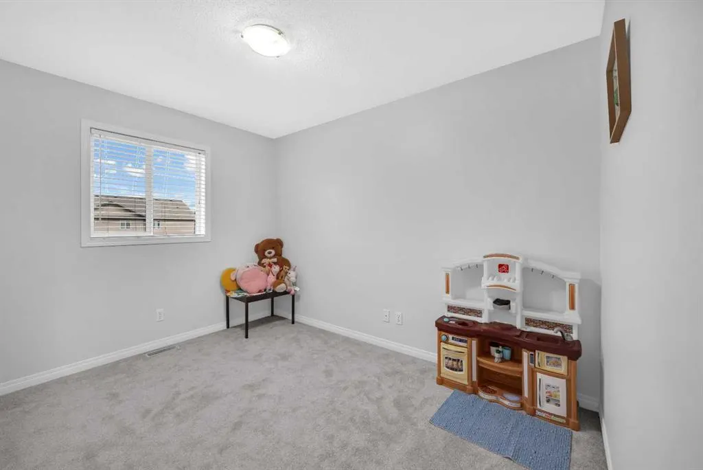 6 Luxstone Point SW