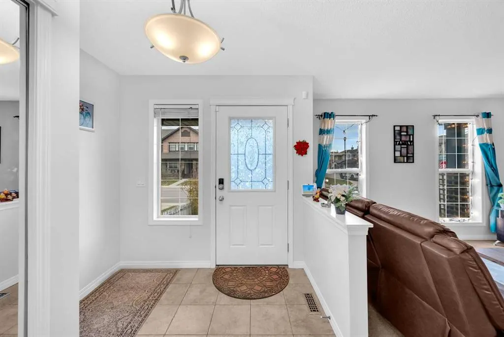 6 Luxstone Point SW