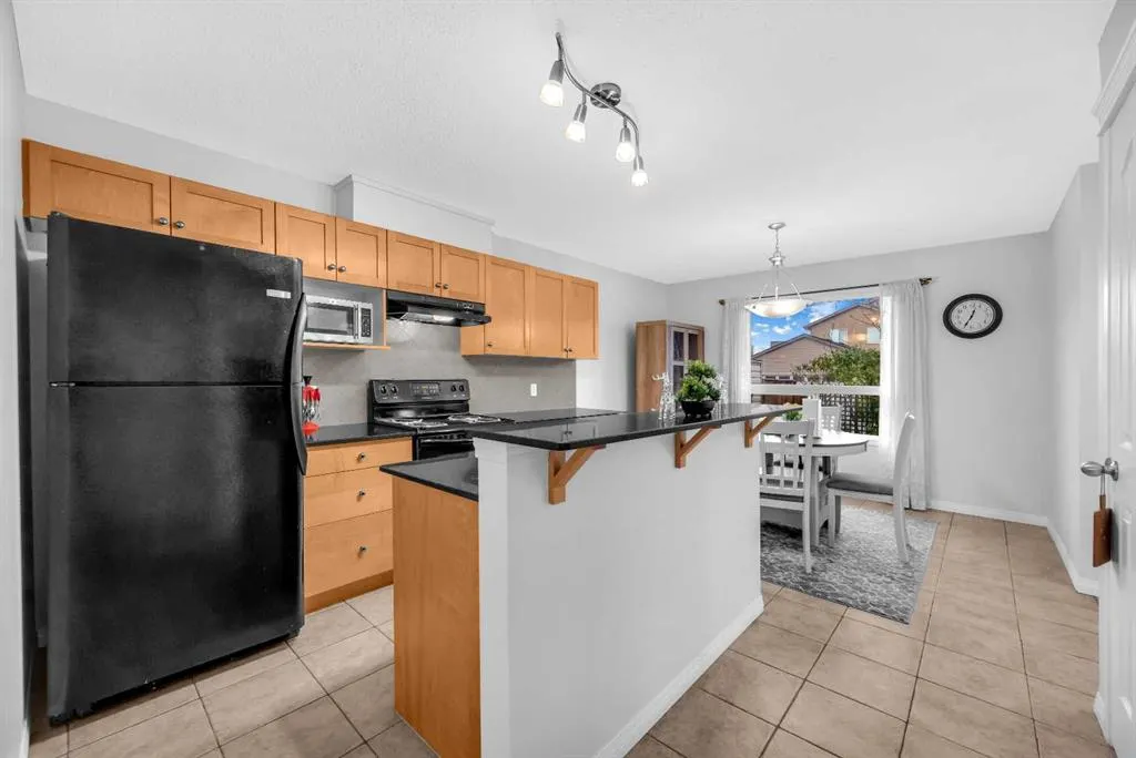 6 Luxstone Point SW