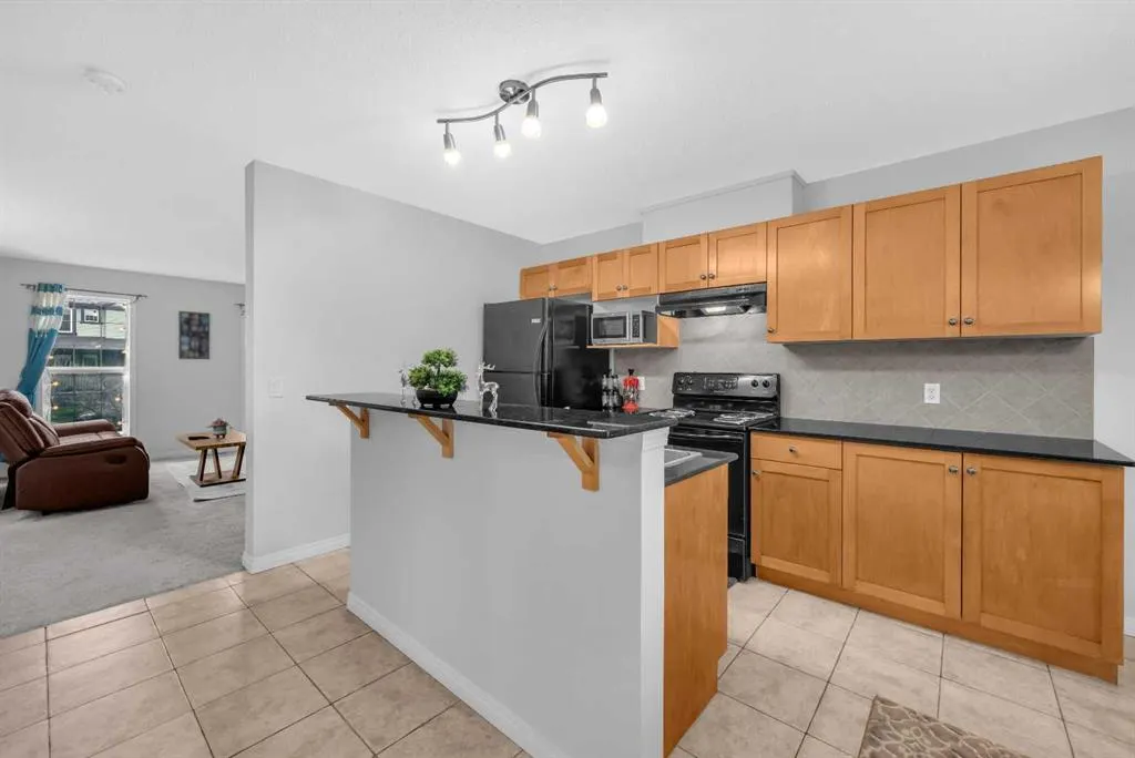 6 Luxstone Point SW