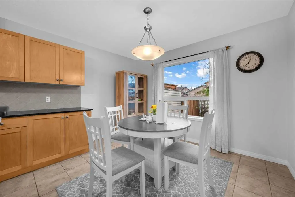 6 Luxstone Point SW