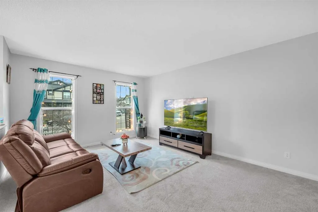 6 Luxstone Point SW