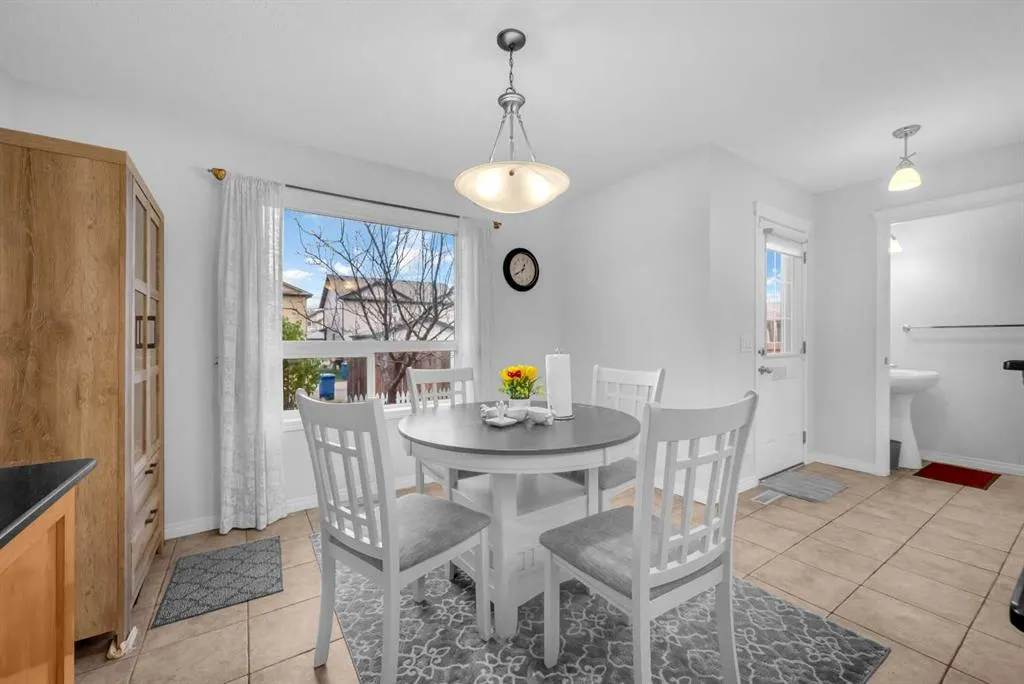 6 Luxstone Point SW