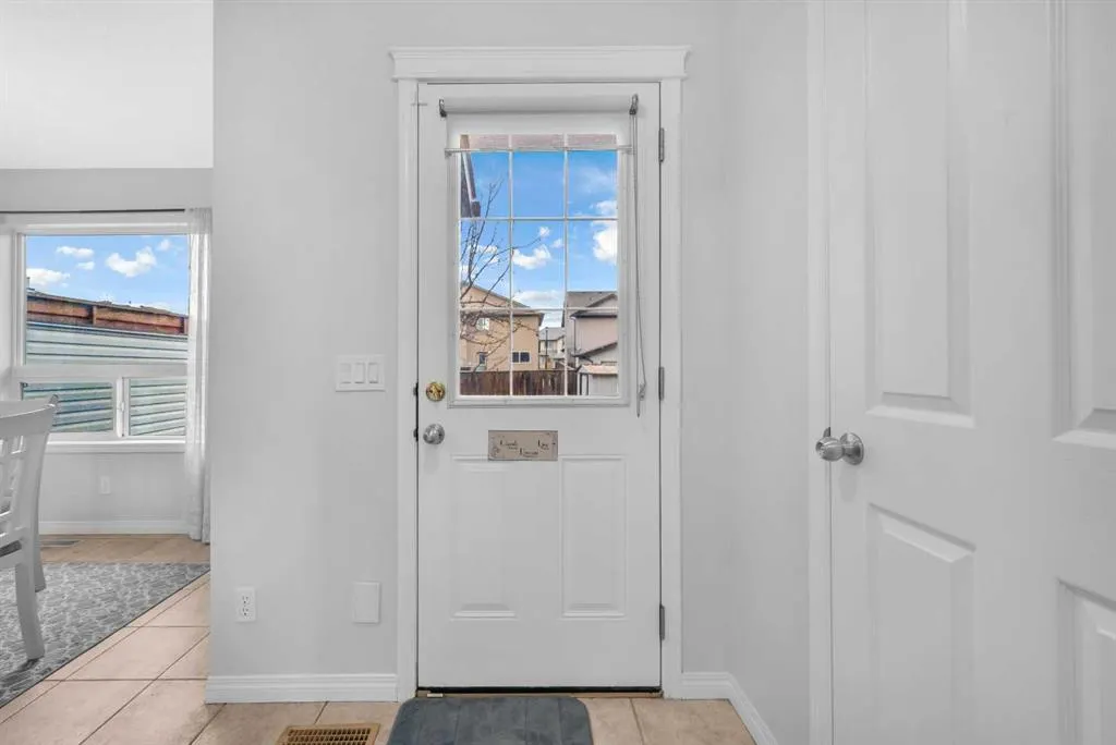6 Luxstone Point SW