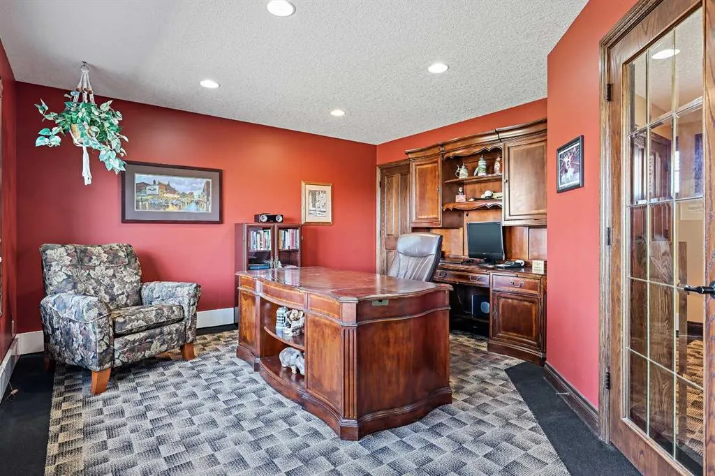 386065 96 Street W