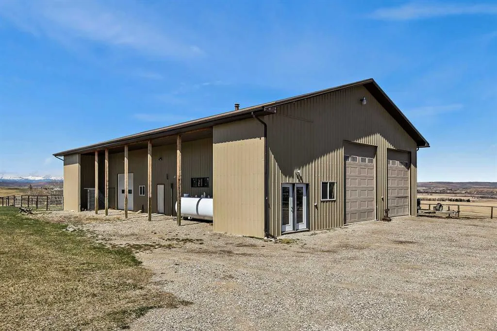 386065 96 Street W