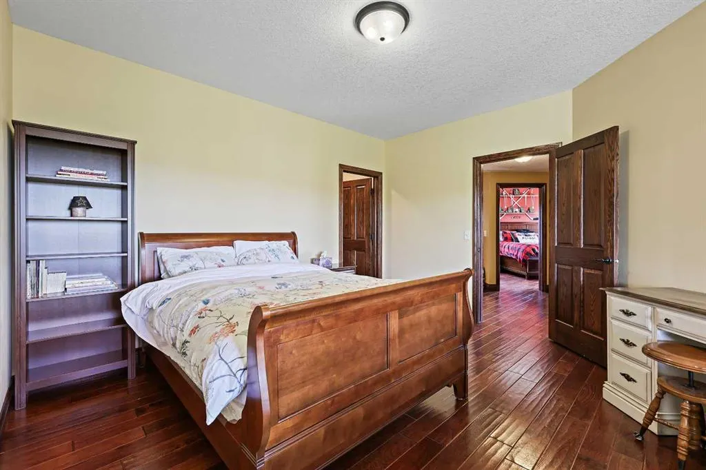 386065 96 Street W