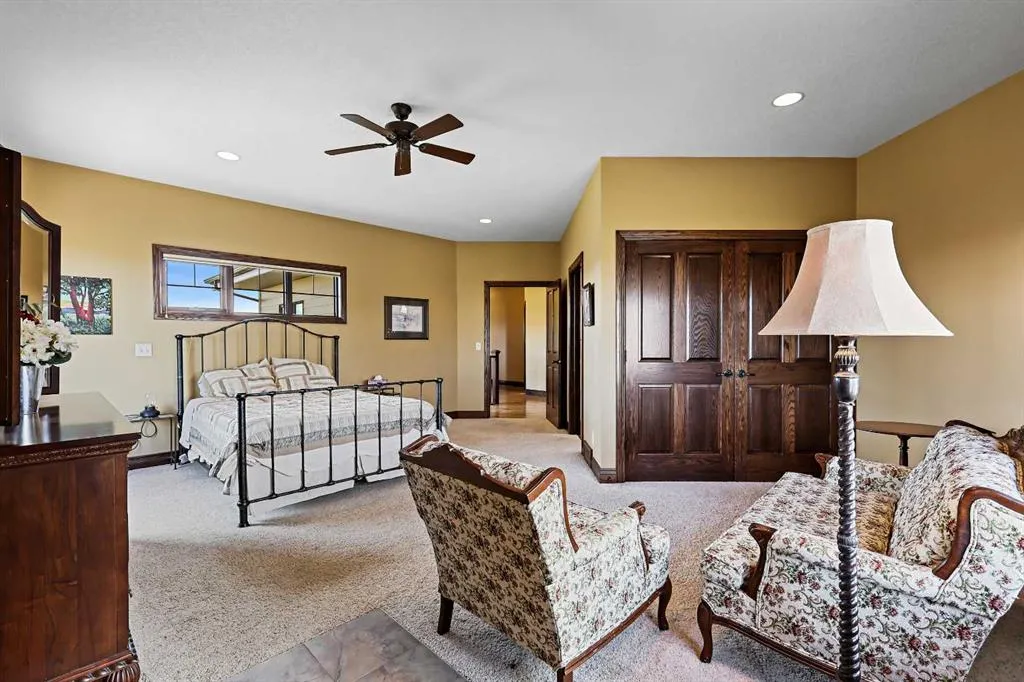386065 96 Street W