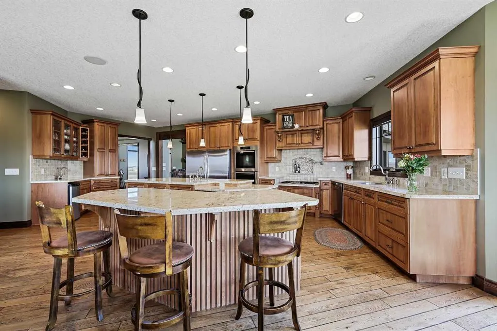 386065 96 Street W