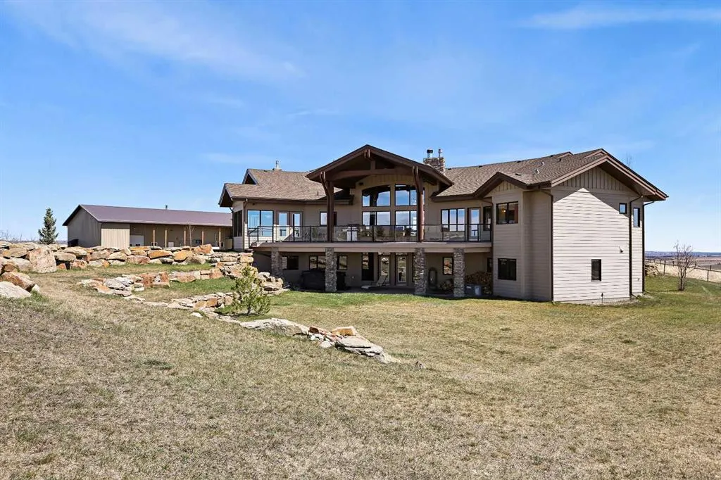 386065 96 Street W