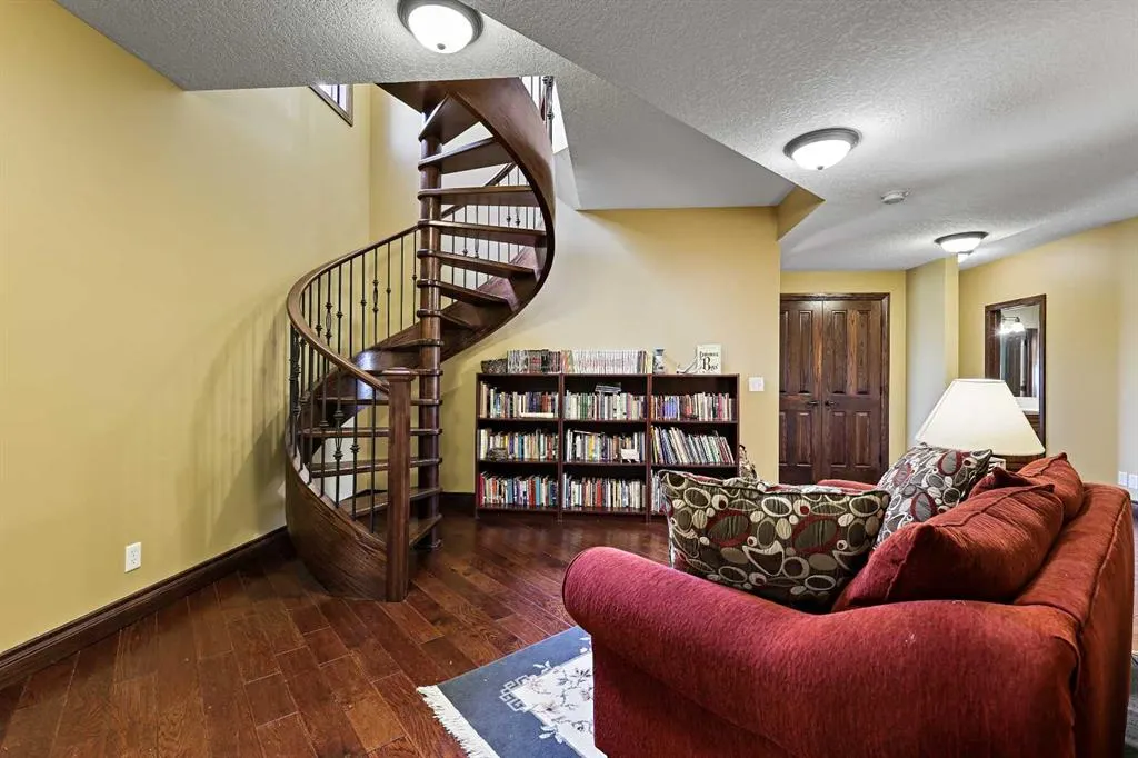 386065 96 Street W