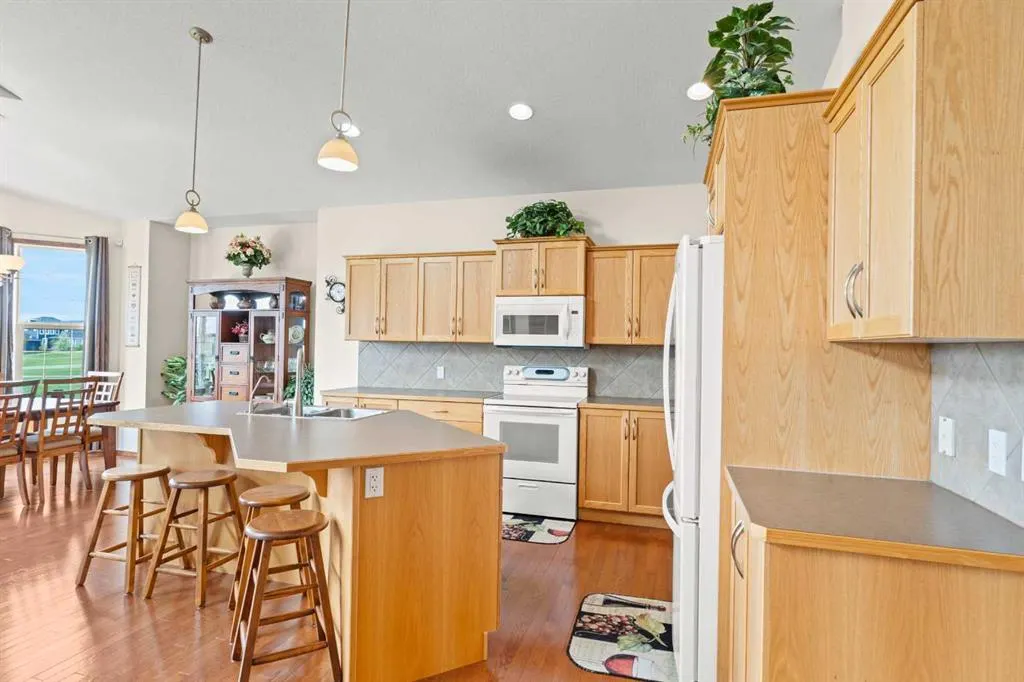 421 Boulder Creek Way SE