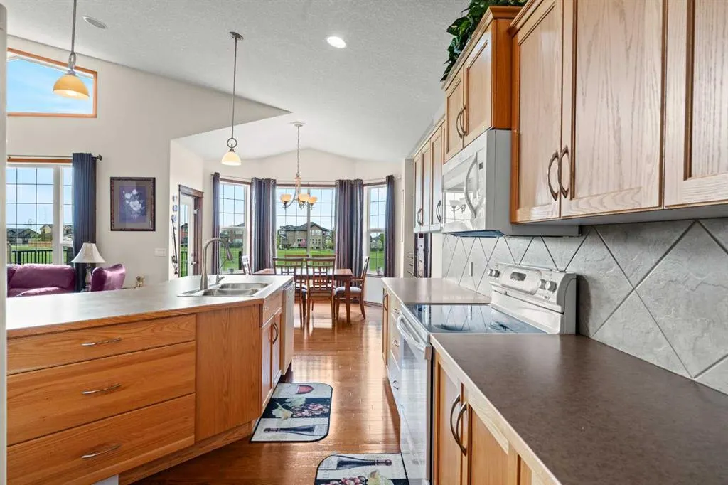 421 Boulder Creek Way SE