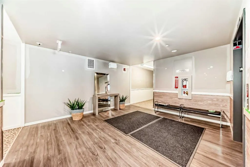 181 Skyview Ranch Manor NE, #1307