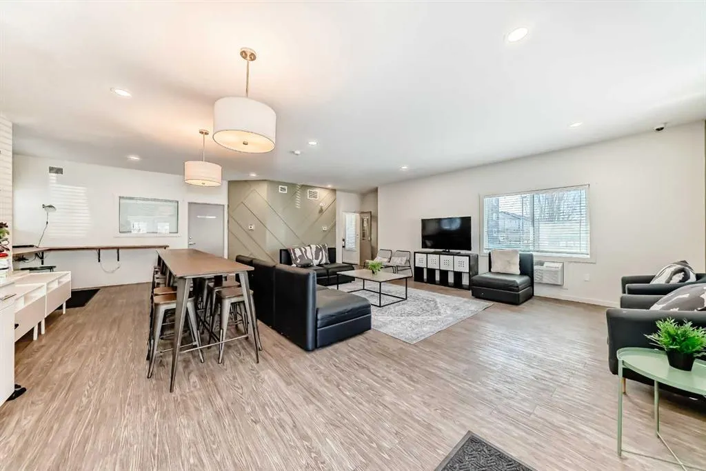 181 Skyview Ranch Manor NE, #1307