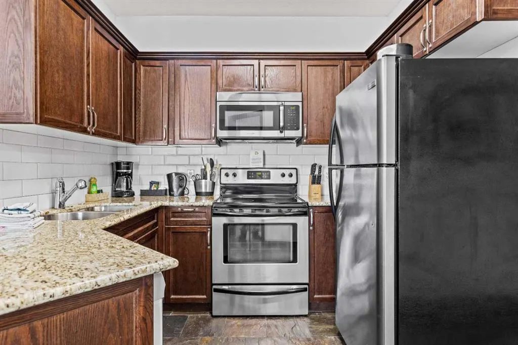 901 Mountain Street, #205 Rot. E+F