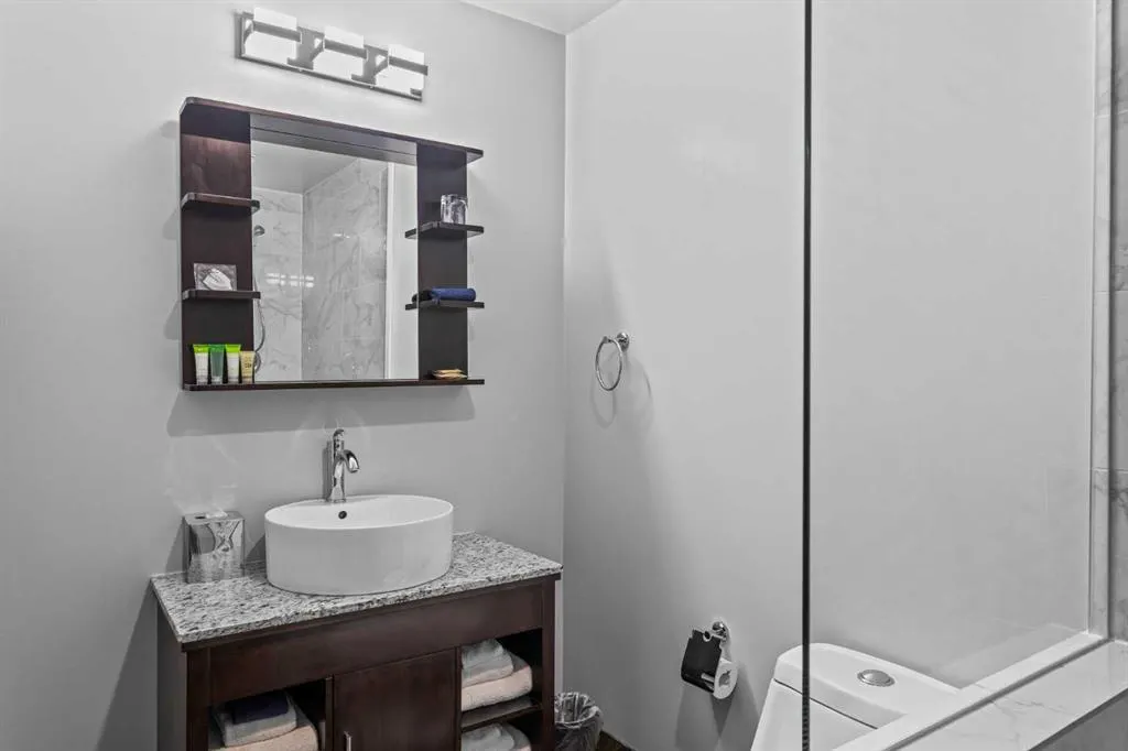 901 Mountain Street, #205 Rot. E+F