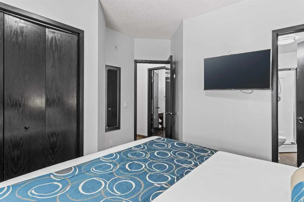 901 Mountain Street, #205 Rot. E+F