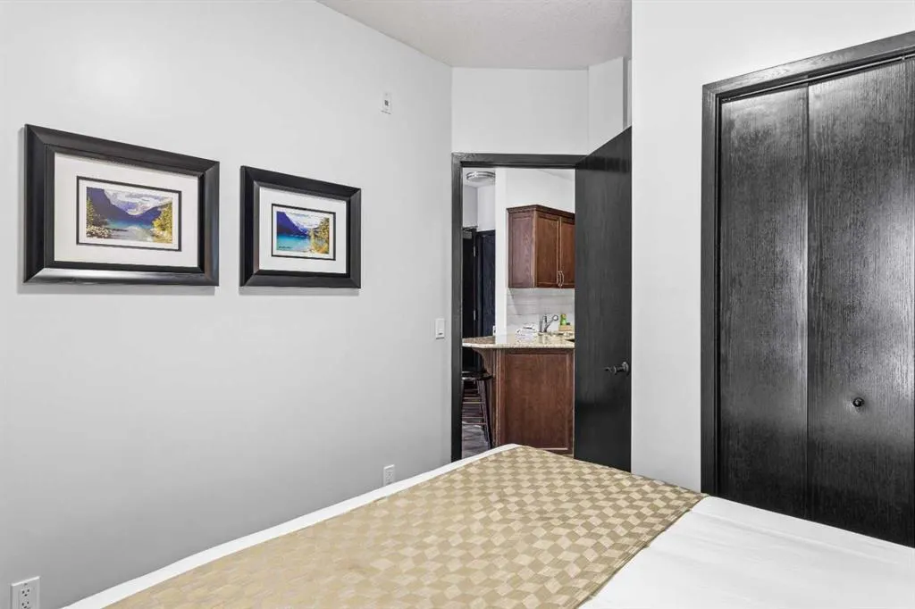 901 Mountain Street, #205 Rot. E+F