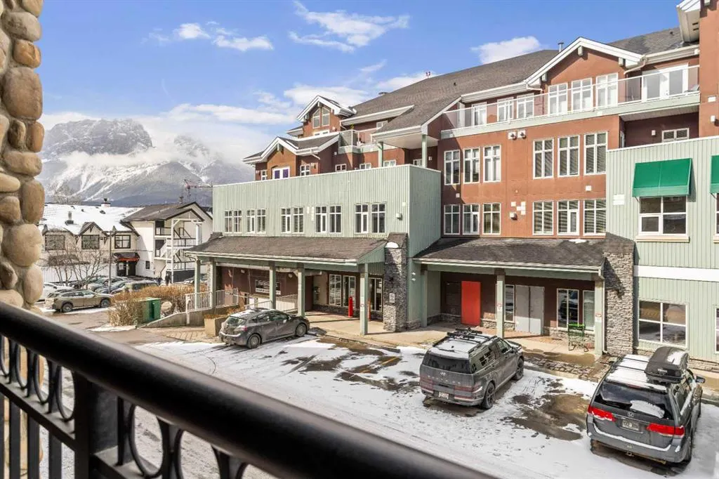 901 Mountain Street, #205 Rot. E+F
