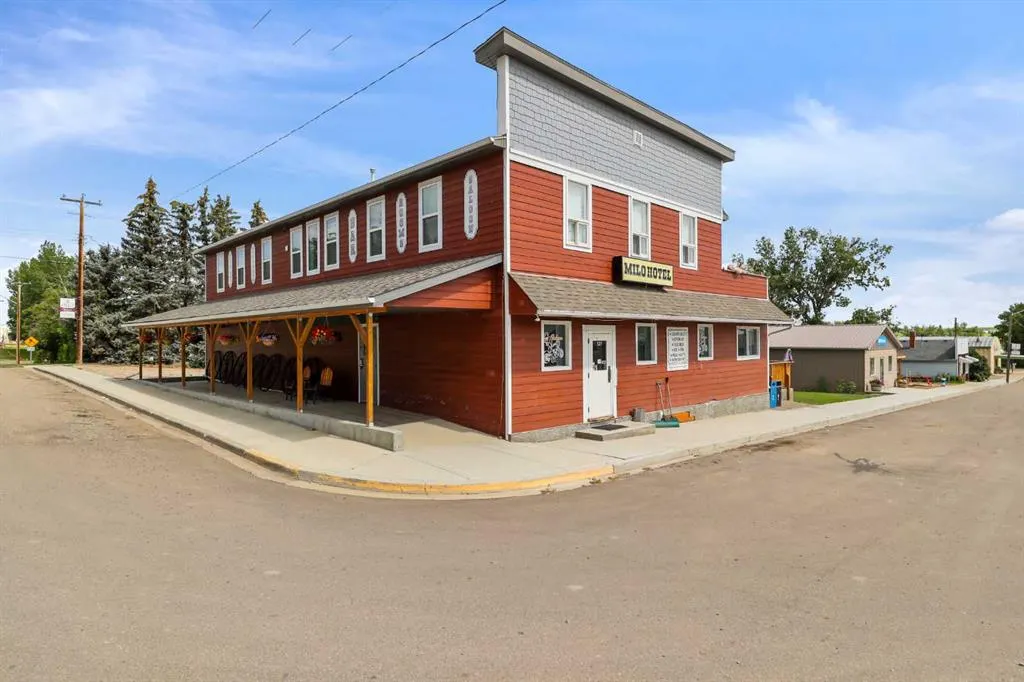 100 Majorville Close