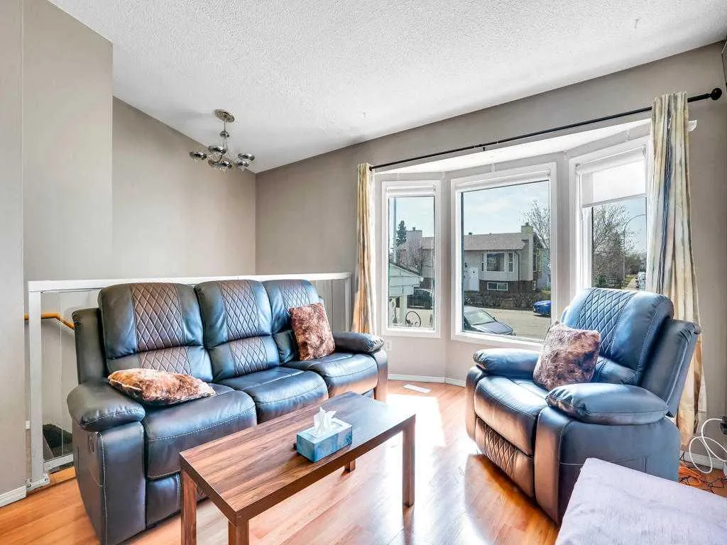 104 Falshire Close NE
