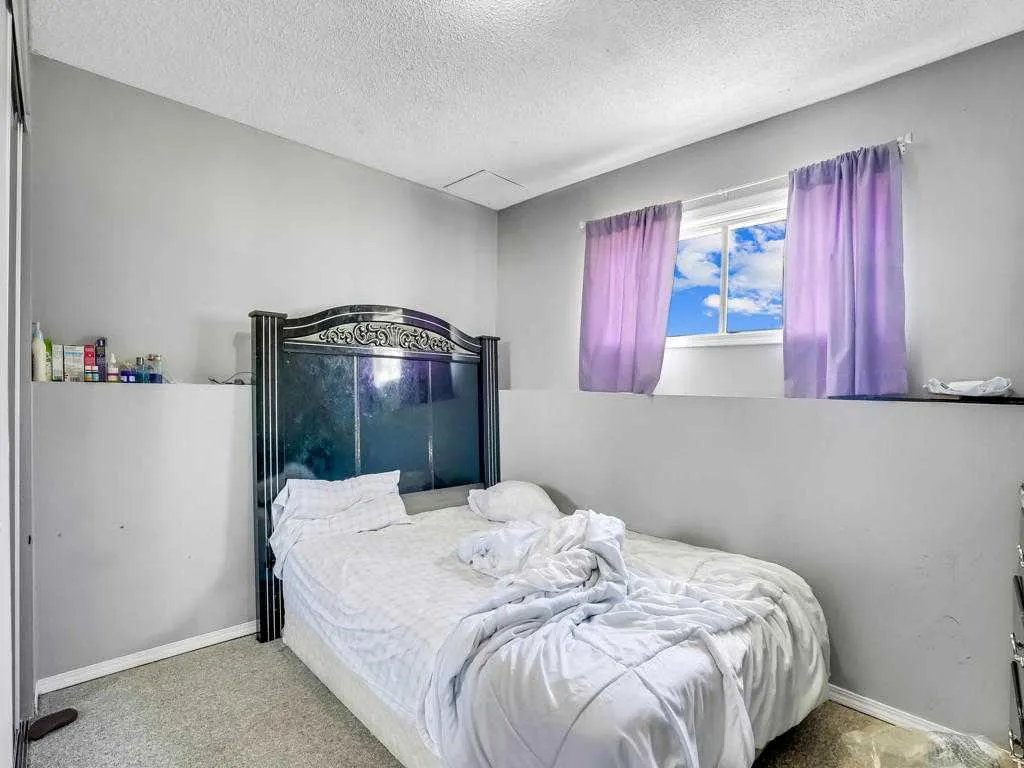104 Falshire Close NE
