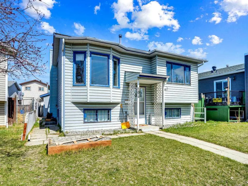 104 Falshire Close NE