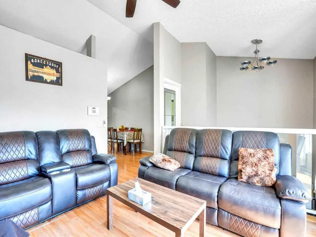 104 Falshire Close NE