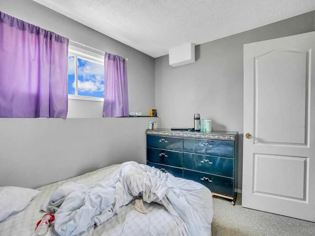 104 Falshire Close NE